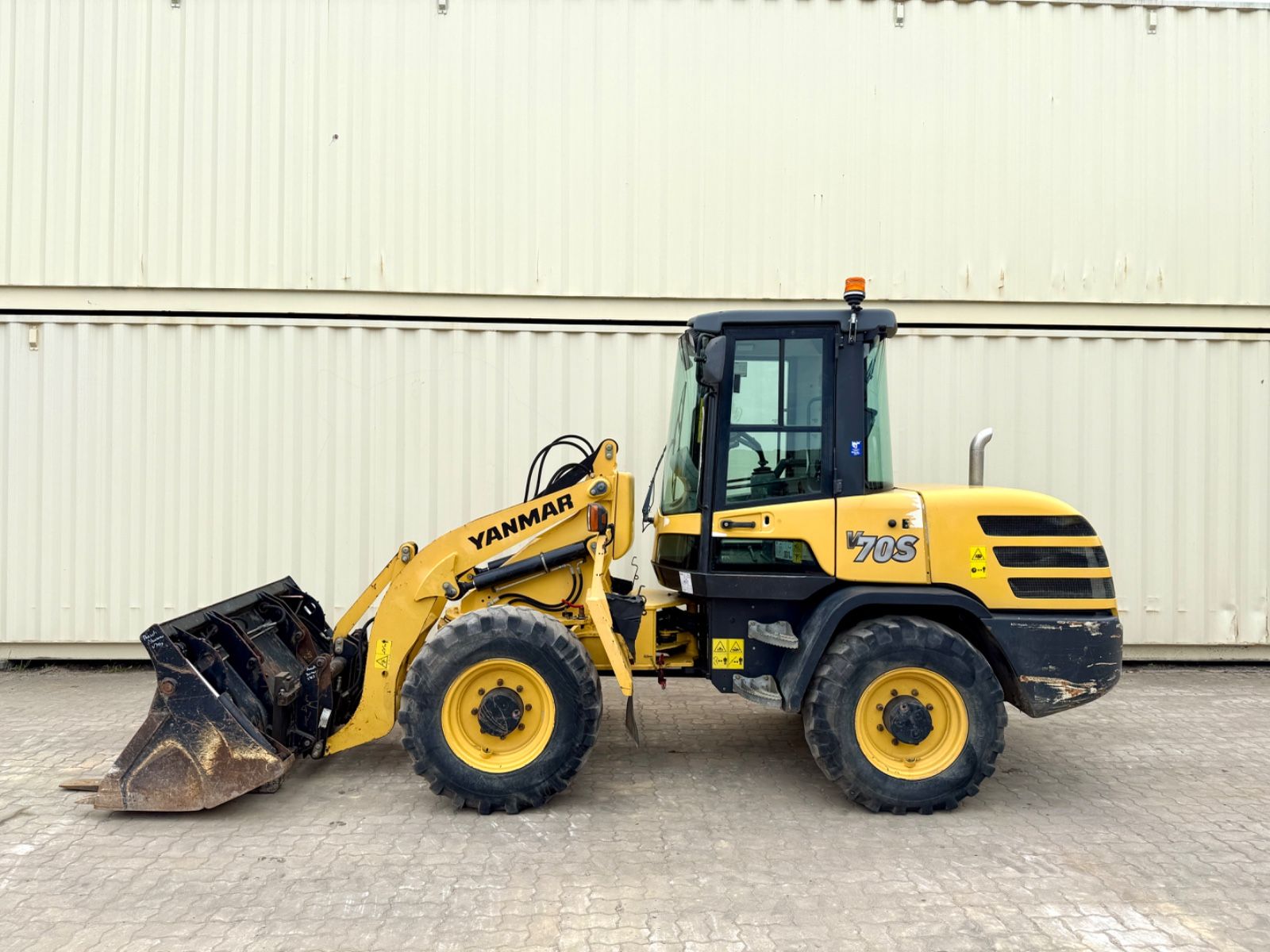 YANMAR V70S Schwenklader / 2017 BJ / Schaufel + Gabel