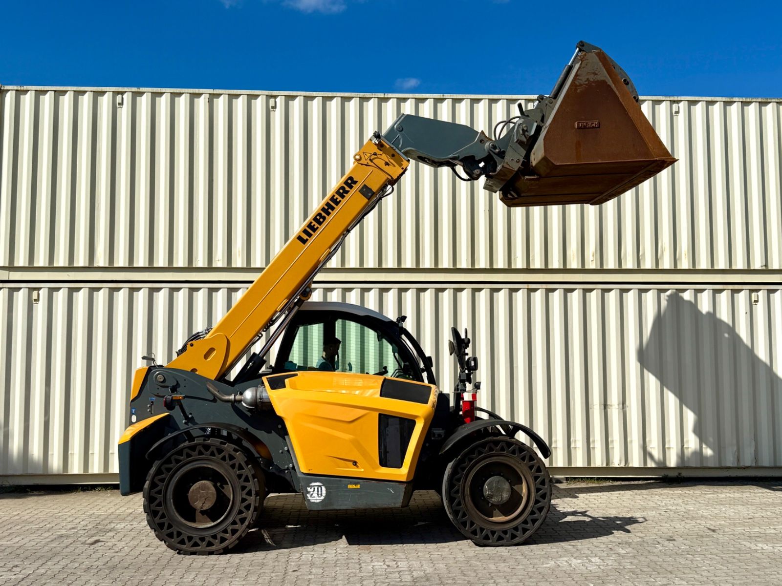 LIEBHERR T55-7s / 2.231 H / 5.5 Tonnen / 156 PS