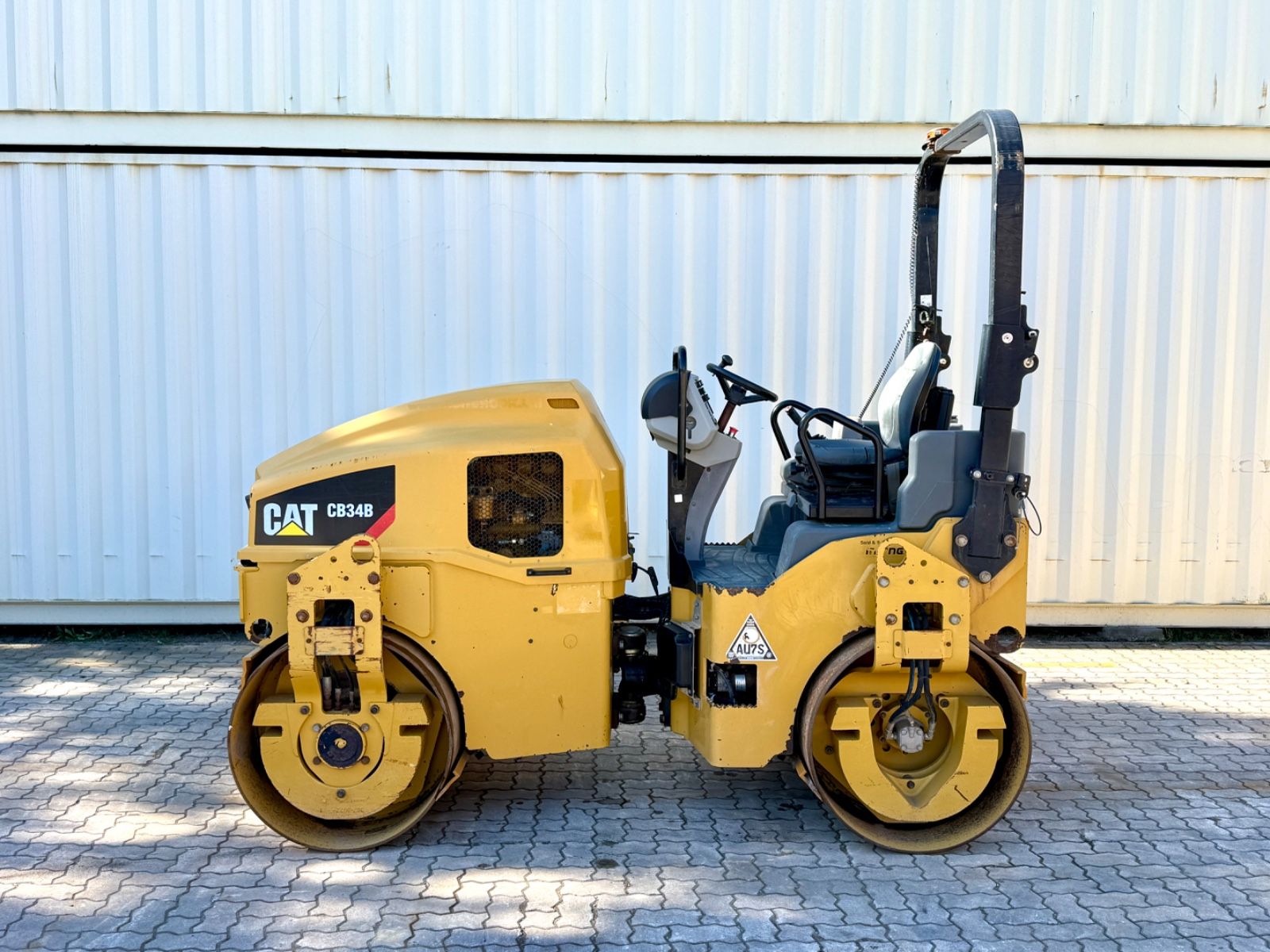 CAT CB34B / 2018 BJ / 1.244 Stunden / 4.3 Tonnen