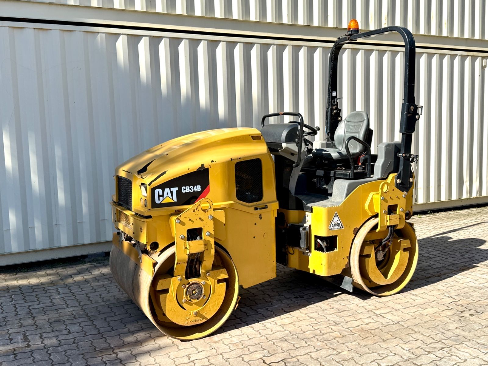 CAT CB34B / 2018 BJ / 932 Stunden / 4.3 Tonnen