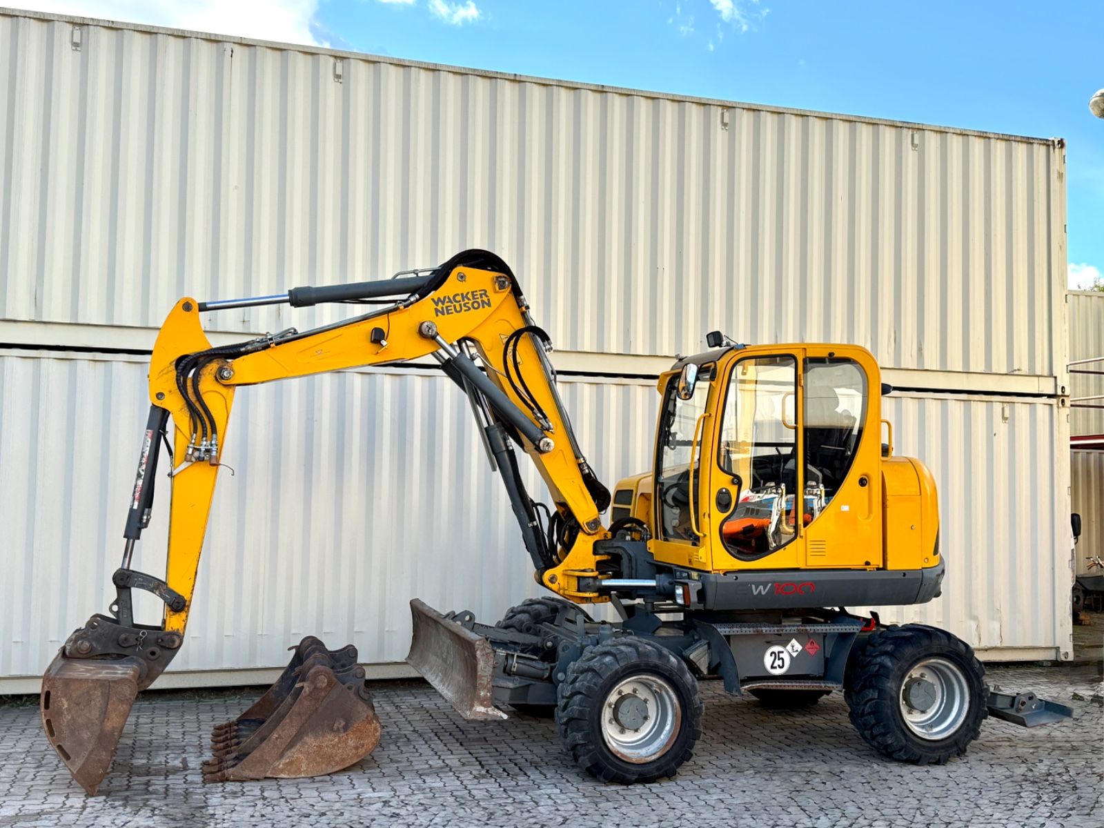 WACKER Neuson EW100 / 2016 BJ / 4.603 H / 3 x Löffel