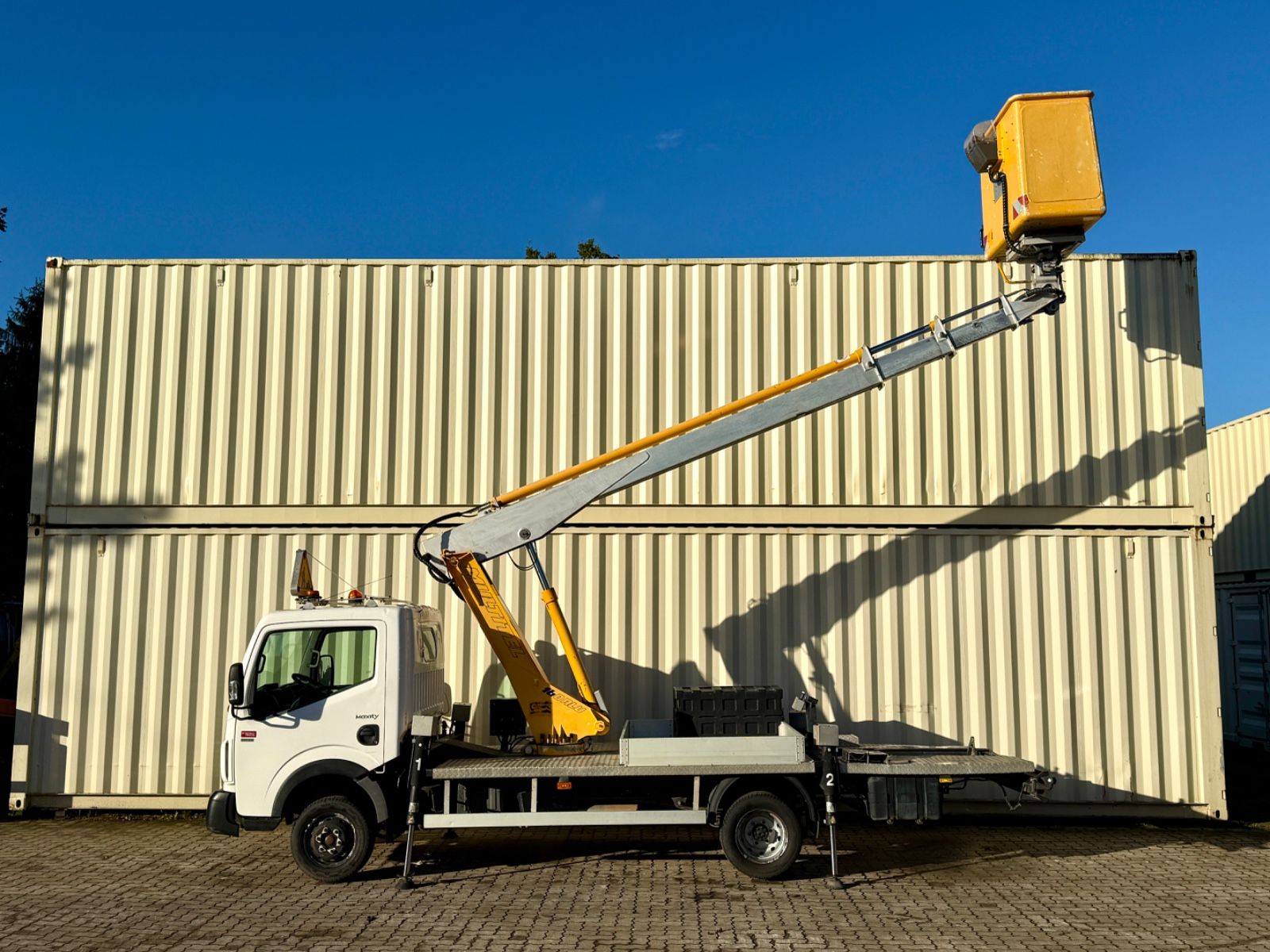 RENAULT Maxity / Multitel 160 ALU / 16 Meter