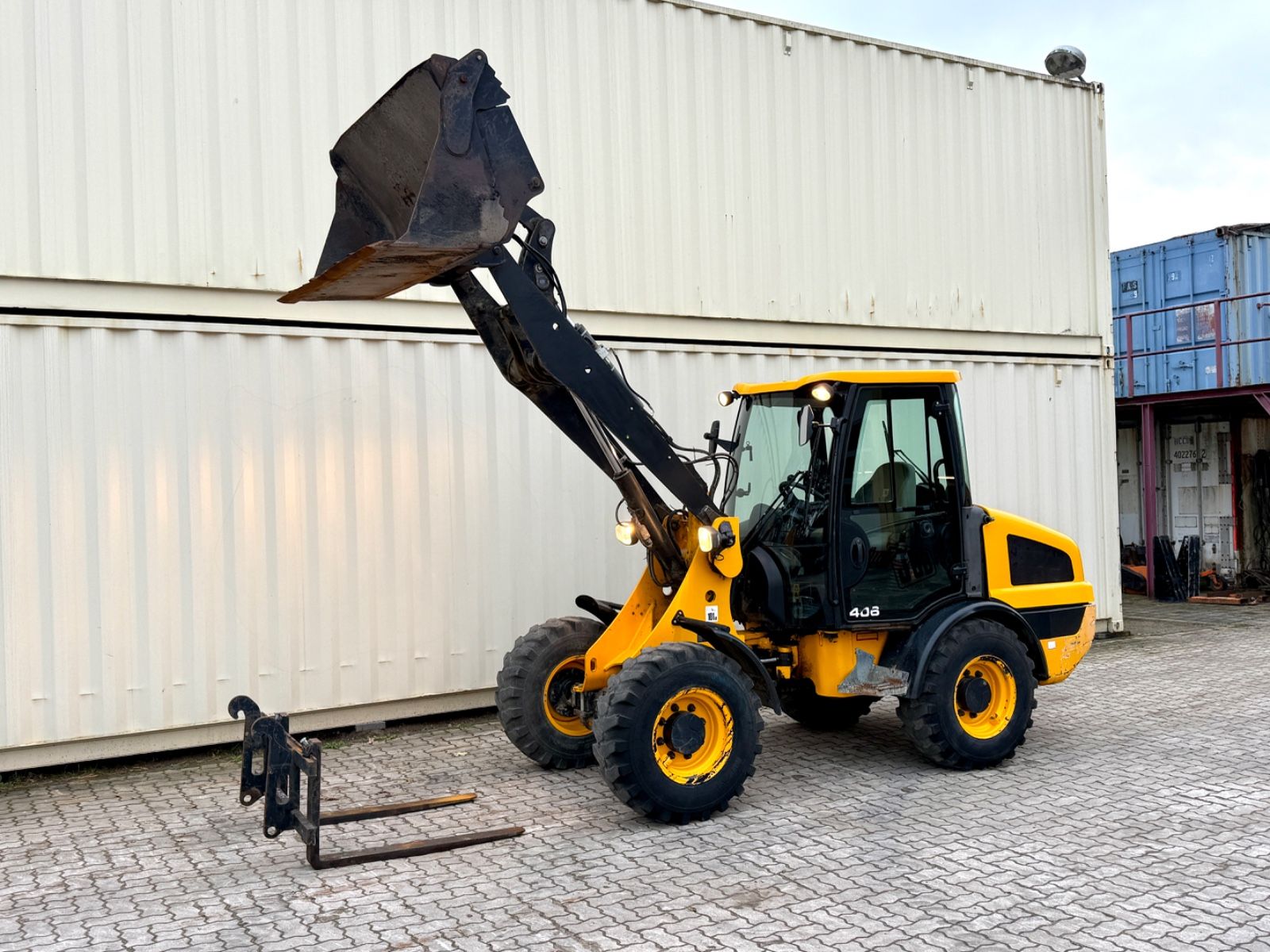JCB 406 / 2019 BJ / 2.090 H / Klappschaufel + Gabel